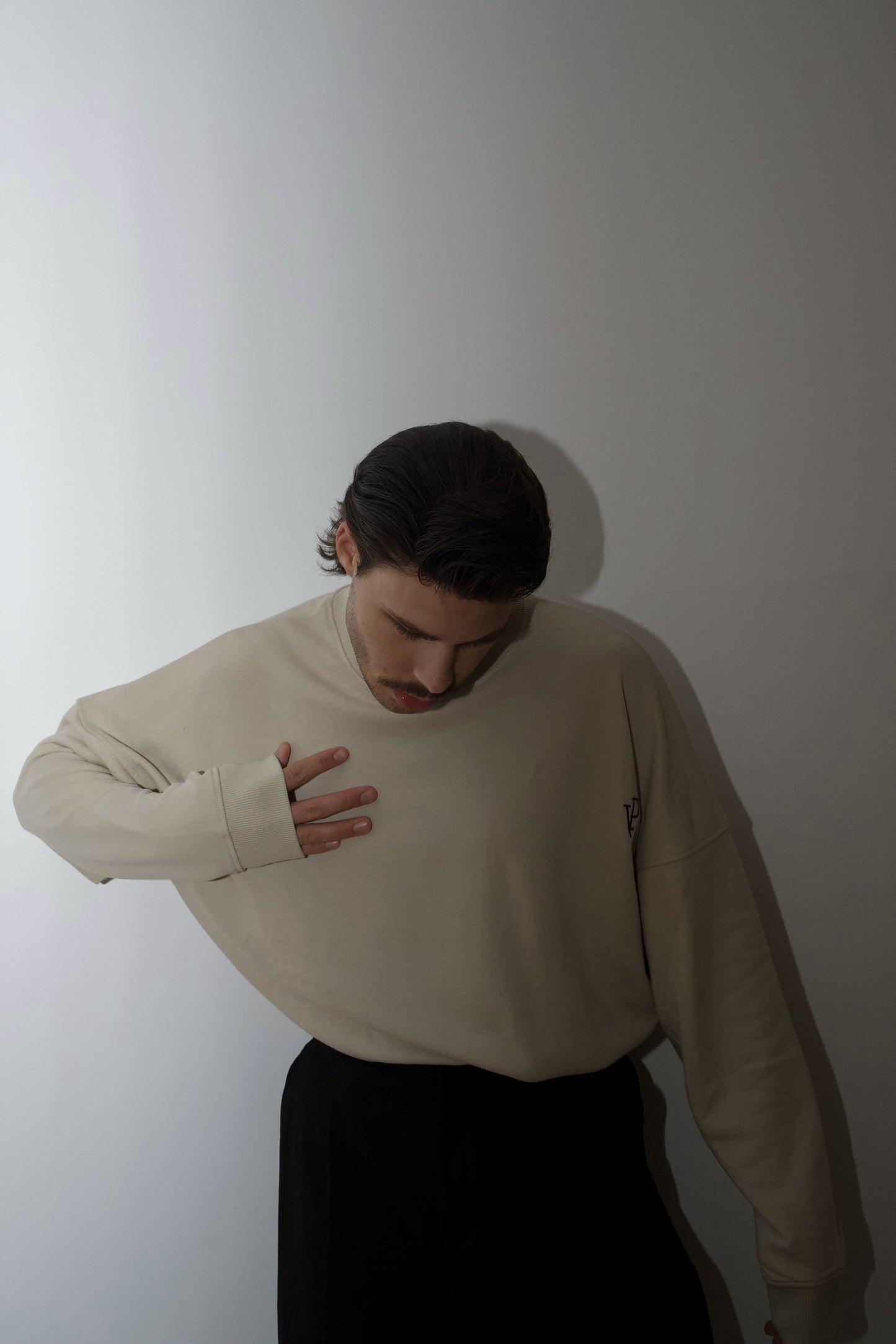 OVERSIZED SWEATER