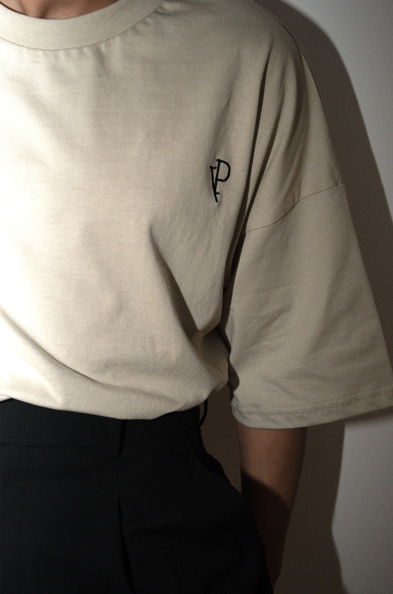 OVERSIZED TEE
