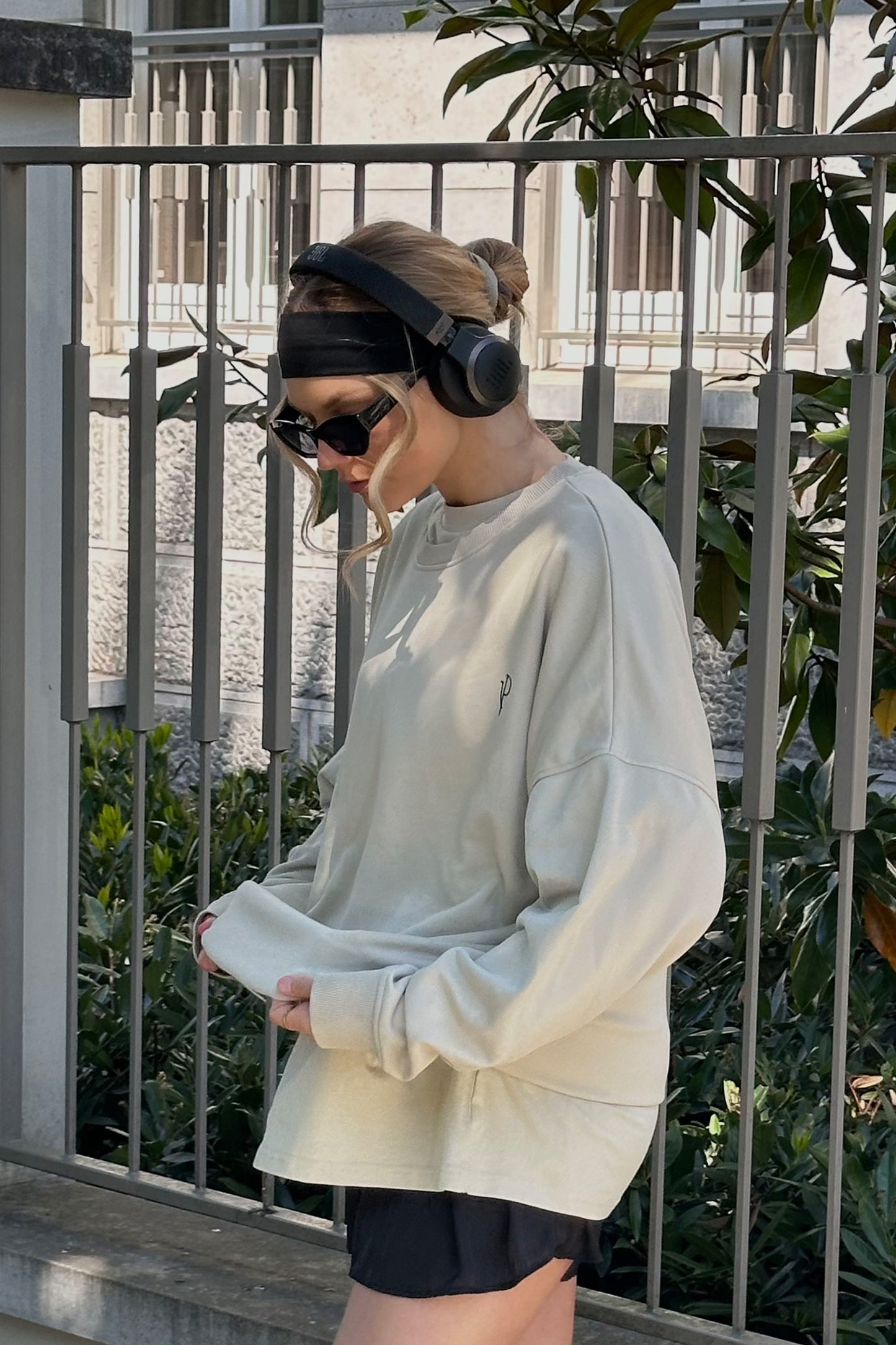 OVERSIZED SWEATER