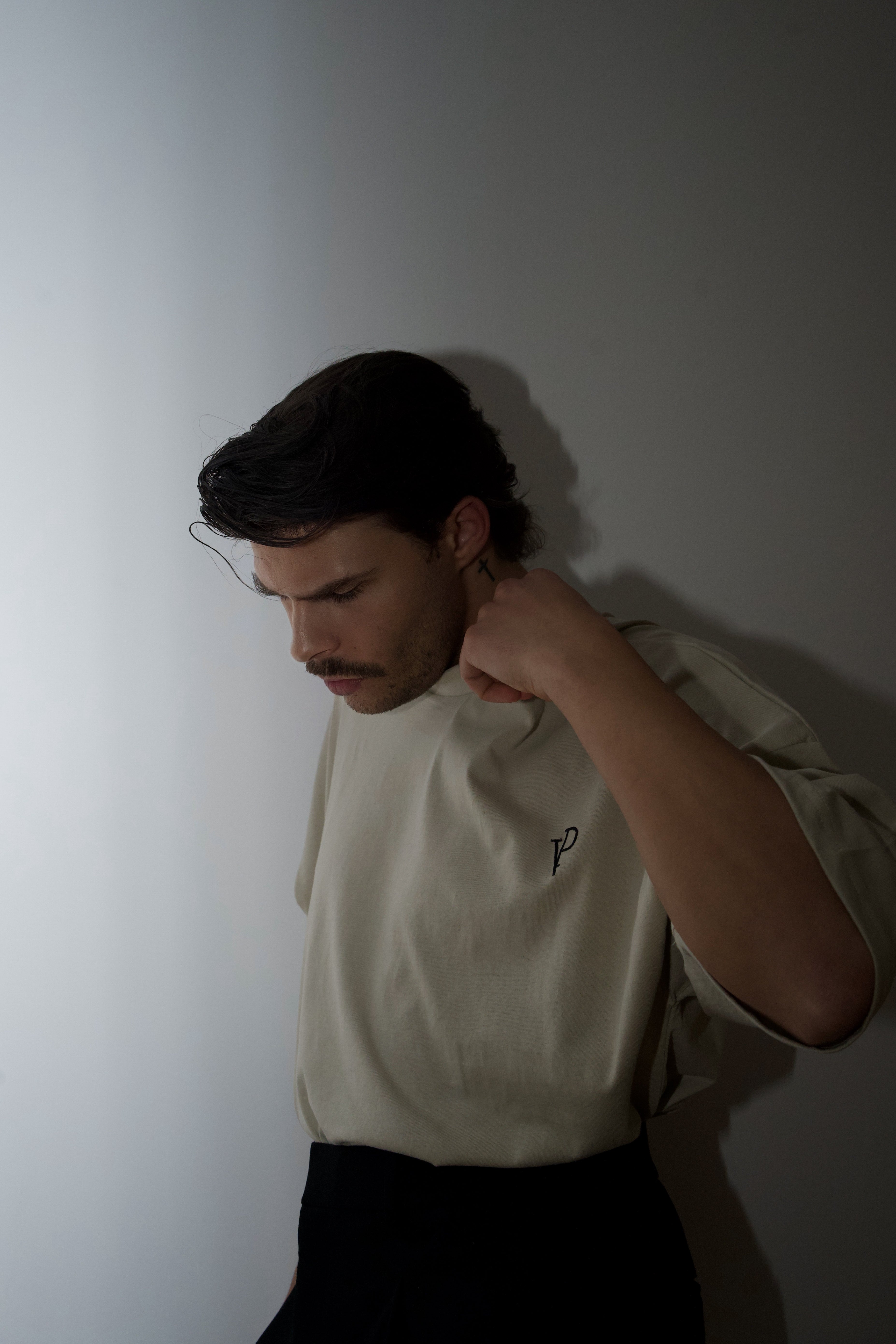 OVERSIZED TEE