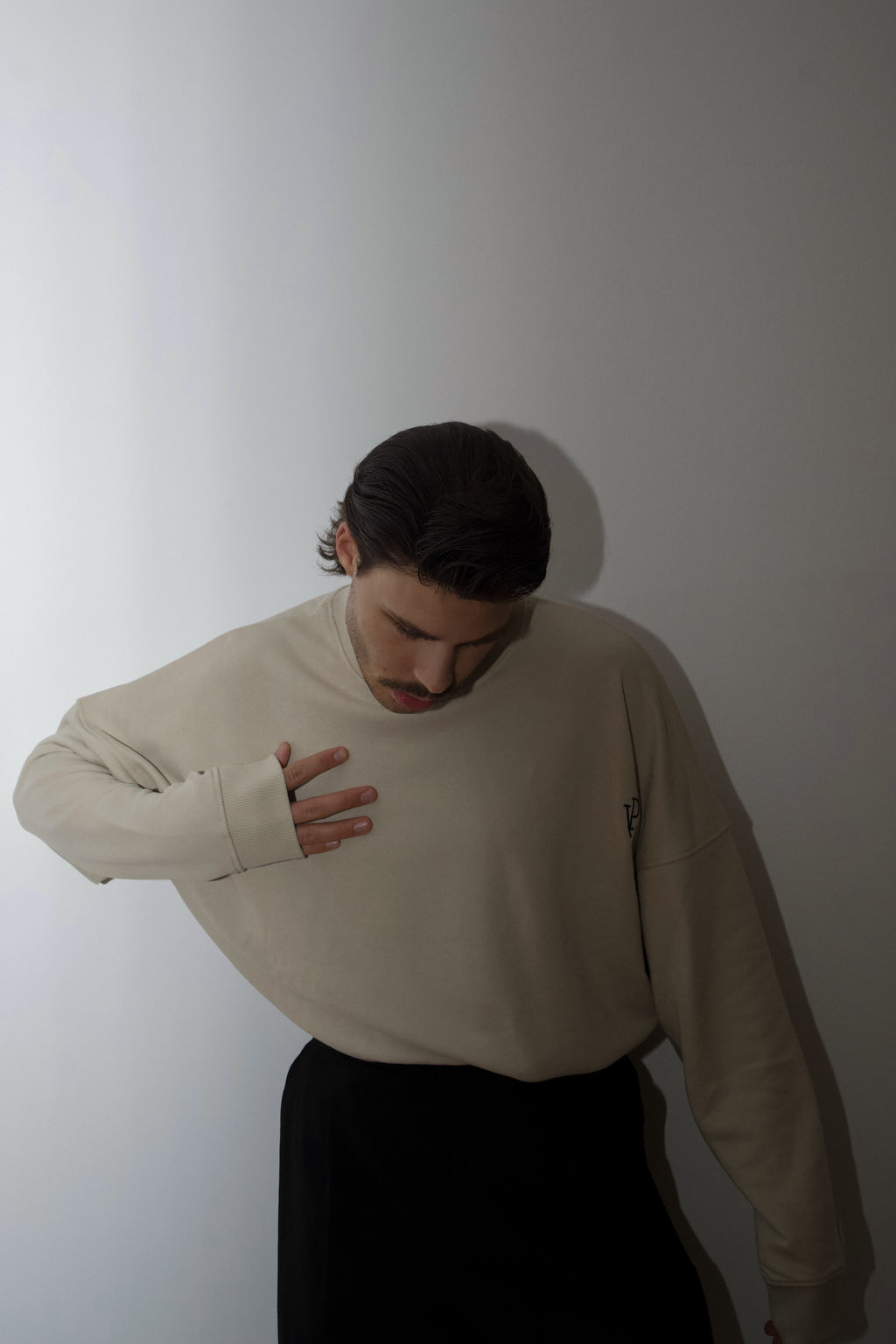 OVERSIZED SWEATER