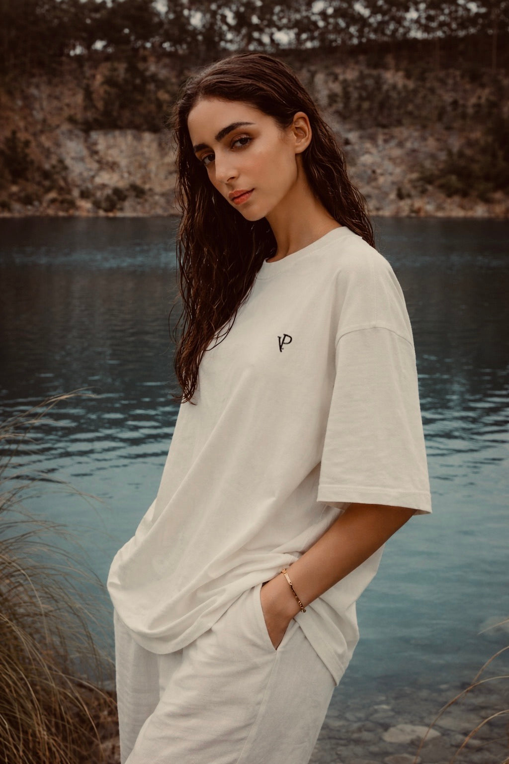 OVERSIZED TEE